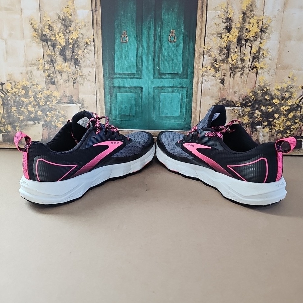 Brooks Divide 2 Women's Size 9.5 B (Medium) Running Shoes Black Pink - Picture 5 of 8